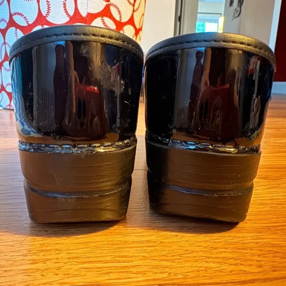Dansko Professional Black Patent Leather Clogs Women's EU 37 US 6.5 7
